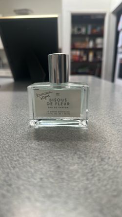 Kathleen lights bisous de fleur perfume
