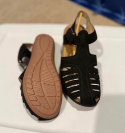 Sandals size 7