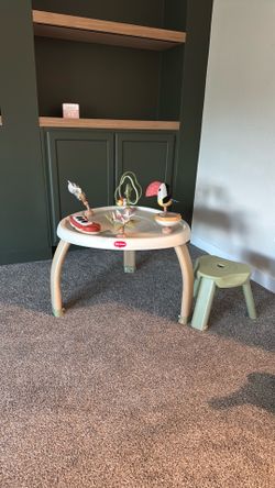 Infant play station