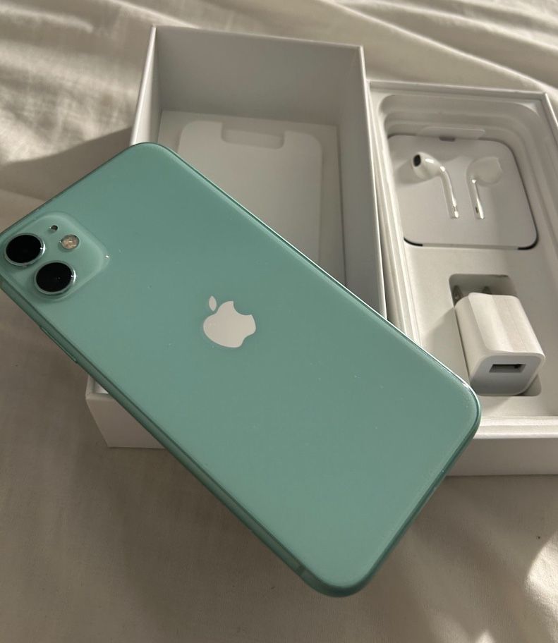 Apple IPhone 11 Teal Green Blue Unlocked w Screen Protector