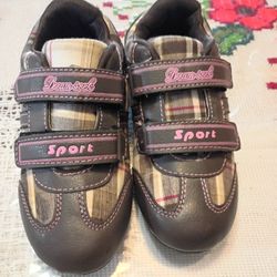 13c Little Girls Shoe Dream Seek