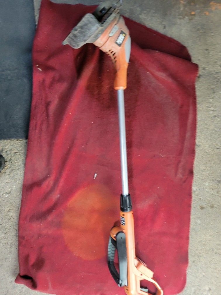 BLACK AND DECKER 20 VOLT TRIMMER TOOL ONLY MISSING SPOOL I WILL SHOW YOU IT WORKS.
11525 S HALSTED DUNKIN DONUTS
15$ CASH ONLY AS IS