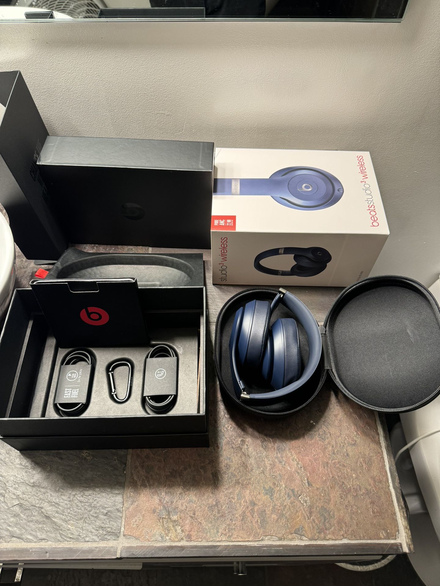 (New) Studio 3 Beat Wireless Headphones, Color Blue, Size small