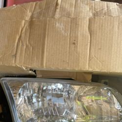 06 Silverado Headlight 