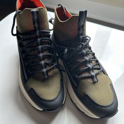 Moncler woman’s Sneakers Size 9 NEW