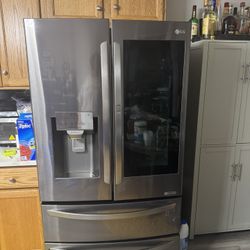 LG Black Stainless Steel French Door Refrigerator