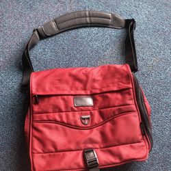 TravelPro “Flightpro 2” Messenger travel side-bag