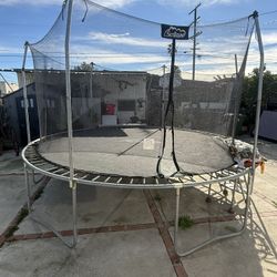 Free Trampoline 