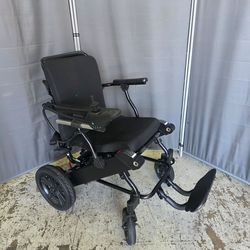 Foldable lightweight electric wheelchair