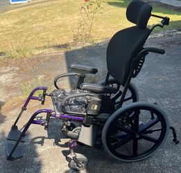Sunrise Medical Quickie Iris Tilt In Space Manual Wheelchair