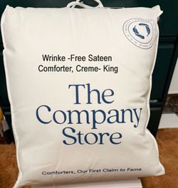 New, The Company Store, Classic Smooth Wrinkle-Free Sateen Comforter - Creme, King-Cal King