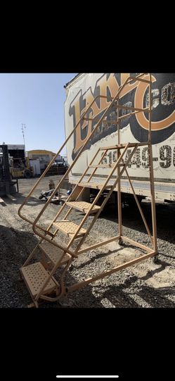 7 Step Platform Warehouse Ladder