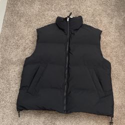 Puffer Zip up Vest - Size Large