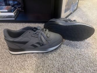 Reebok Classic Leather Gray/Black - Size 4.5Y