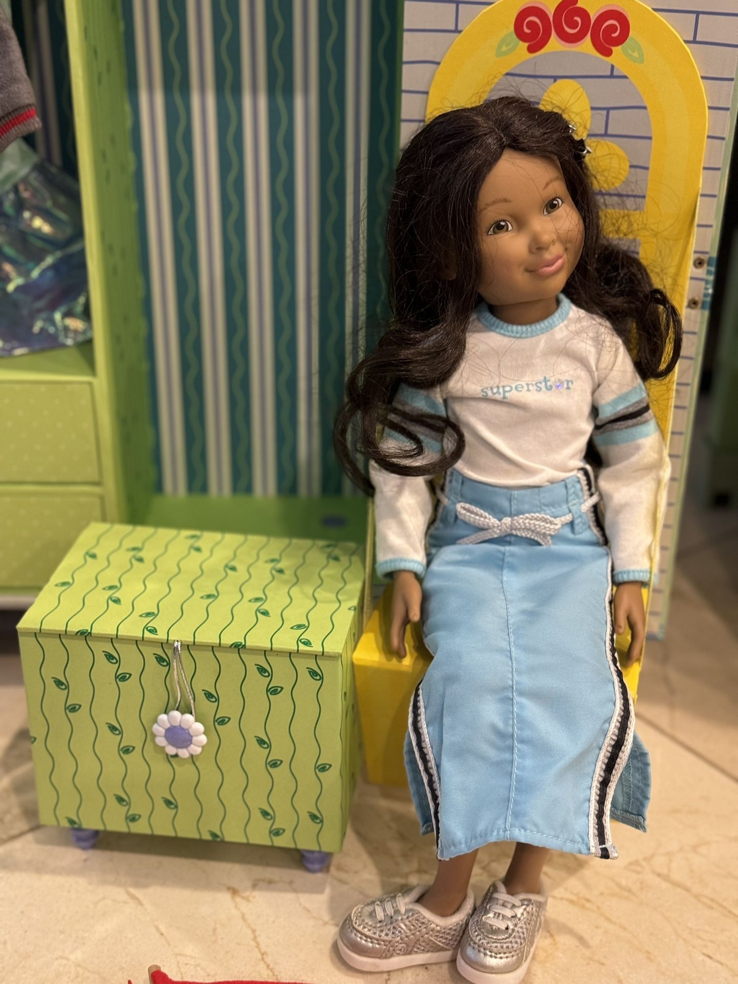 American Girl Hopscotch Hill School Skylar Castle Carrying Case Trunk Clothes