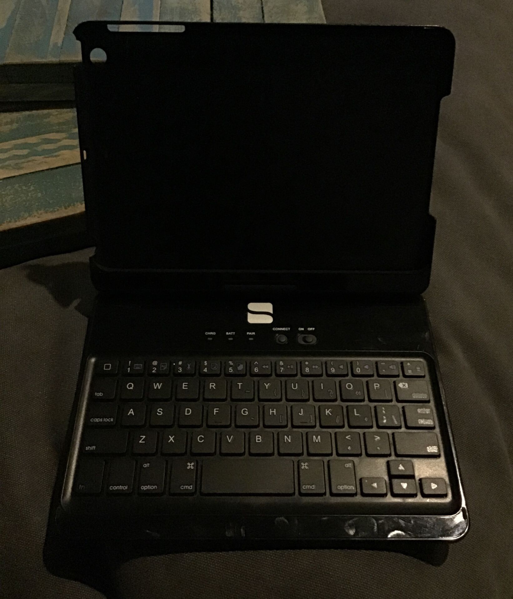 Snugg Keyboard Case for iPad mini