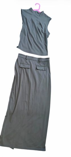 Brand New – Never Worn – 2-Piece Set