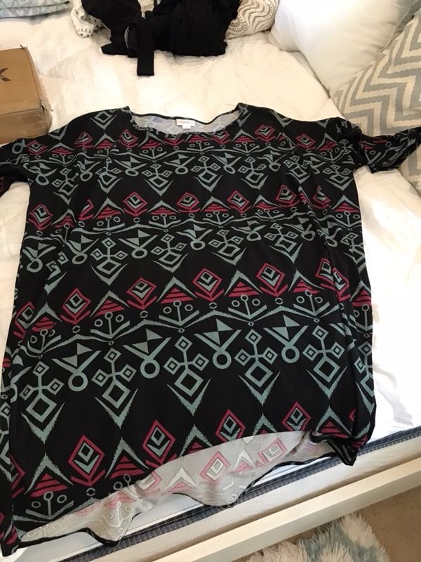 Lularoe Irma top size Med