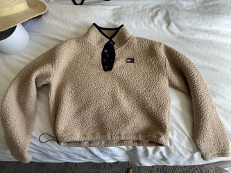 Tommy Jeans Women’s Sherpa Sweater Small