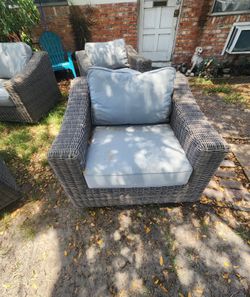 4 Rotating Full-Size Patio Seats Steller Price