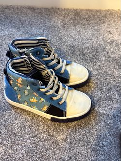 Kids shoes size 12