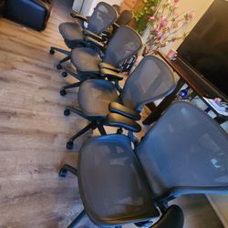Herman Miller Aeron Chair Size B Remastered  With adjustable arm And High 