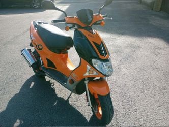 KYMCO SUPER 9 MOPED