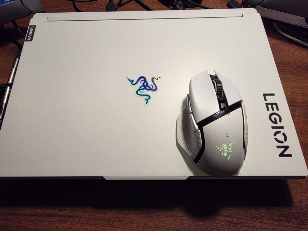 Lenovo Legion Pro 7i Slim - Beautiful