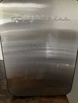 fully working Mini Fridge! Switch on the back