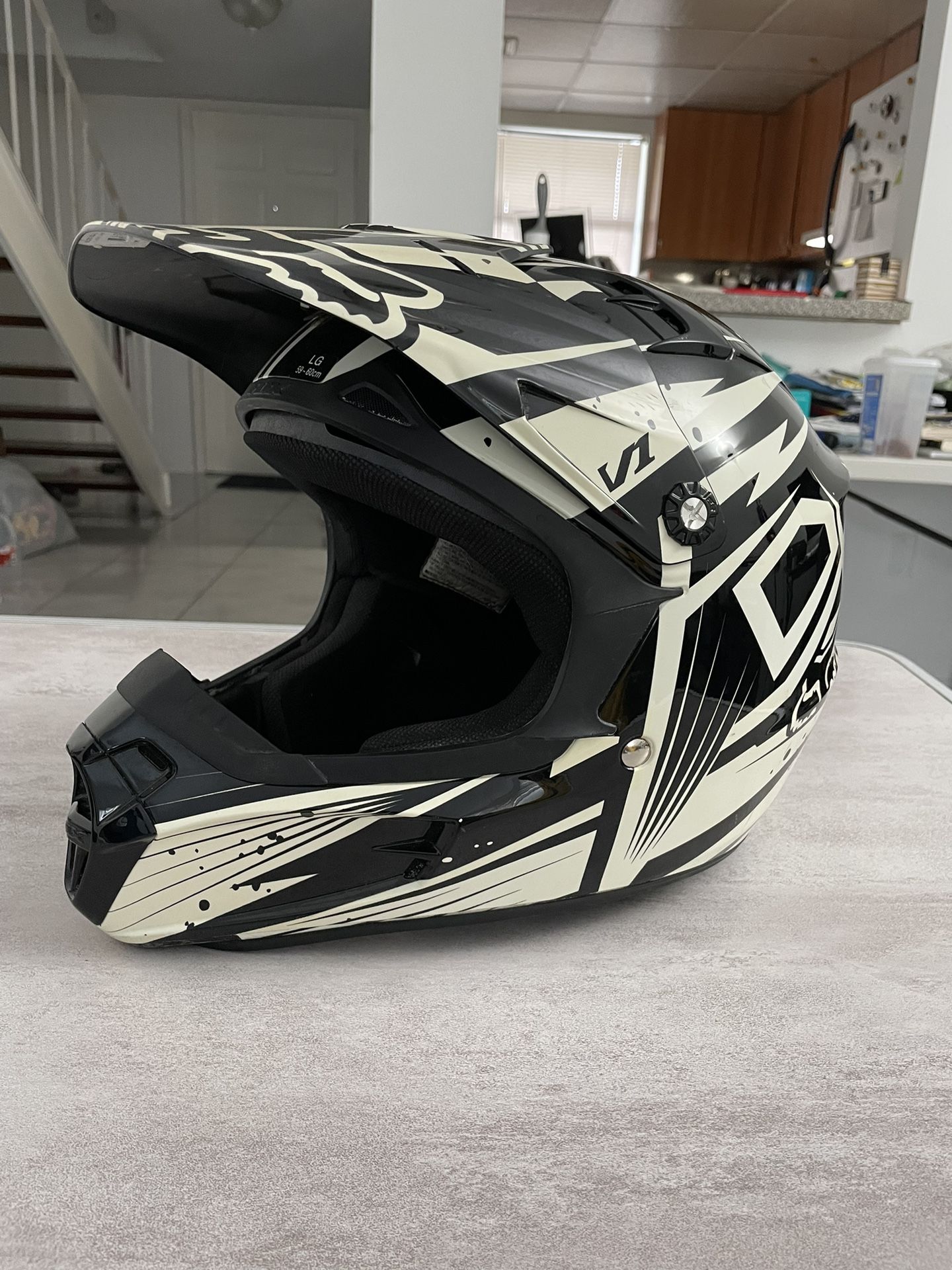FOX Helmet V1