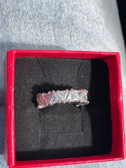Silver with miosinte  diamonds