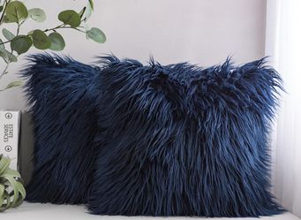 Phantoscope Pack of 2 Faux Fur Solid Throw Decorative Pillow Cover Cushion Covers Luxury Soft Decorative Pillowcase Fuzzy Pillow Covers for Bed/Couch,