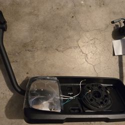OEM Right Passenger Side Door Mirror – Mack Box Truck
Genuine OEM