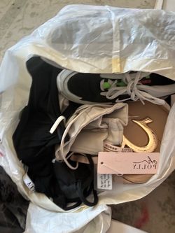 Women’s mystery clothing bundle all name brands