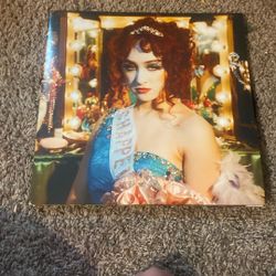 hi I’m Selling Chapel Roan Vinyl It Is In Perfect Condition Used Only Onced 