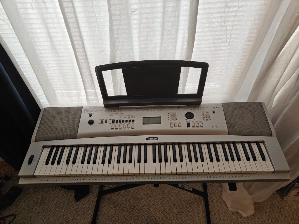 Yamaha Keyboard DGX-230 Portable Grand