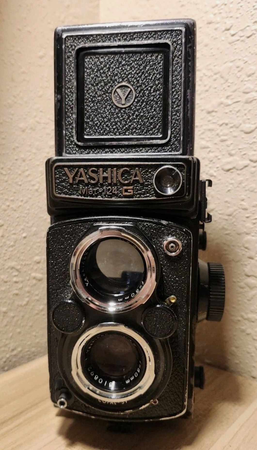 Yashica Mat 124G Medium Format TLR Film Camera with 80mm f/3.5 Yashinon Lenses