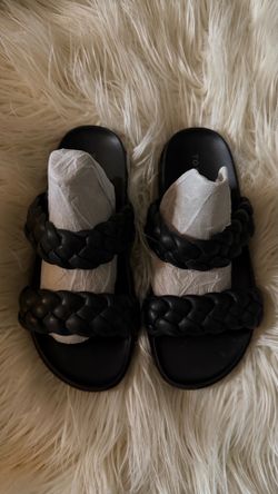 11.5w Torrid sandals