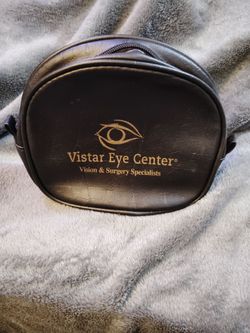 Vistar Eye Center Zippered Pouch