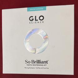 GLO So Brilliant™ TEETH WHITENING KIT Warming Mouthpiece + Gel Pods with Travel Case