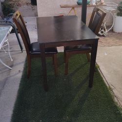 Dining Table , 2 Chairs 