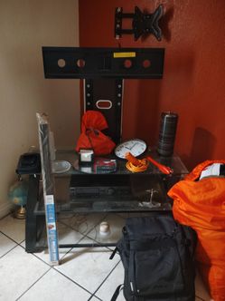 Tv stand ready 15.00
