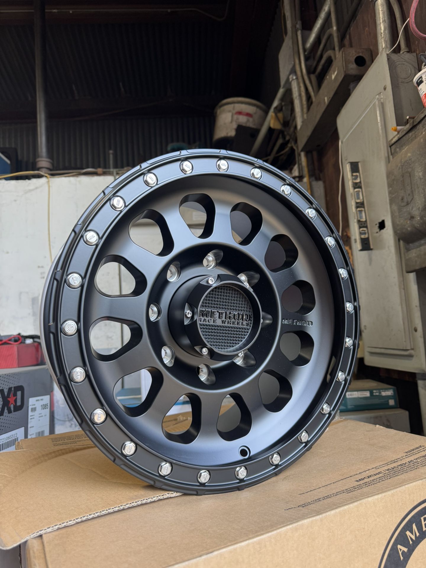 NEW 17” METHOD WHEELS FOR CHEVROLET SILVERADO GMC SIERRA 2500
