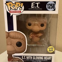 ET  -with a glow in the dark heart♥️