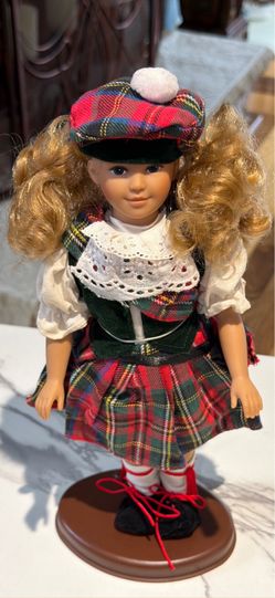 Unimax Dolls of All Nations”1995 Scotland” 12” Doll & Custom Protective Cover! Vintage!