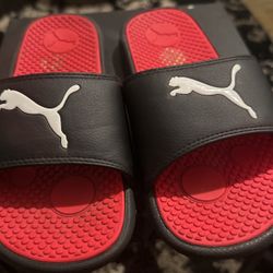Size 5y Puma Slides 