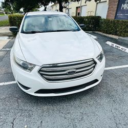 2014 Ford Taurus