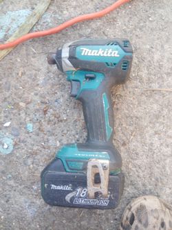 Makita drill no charge