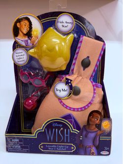 JAKKS Pacific Disney Wish Light-Up Star & Toy Satchel Set Ages 3-5 2023