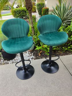Set of 2 adjustable green barstools